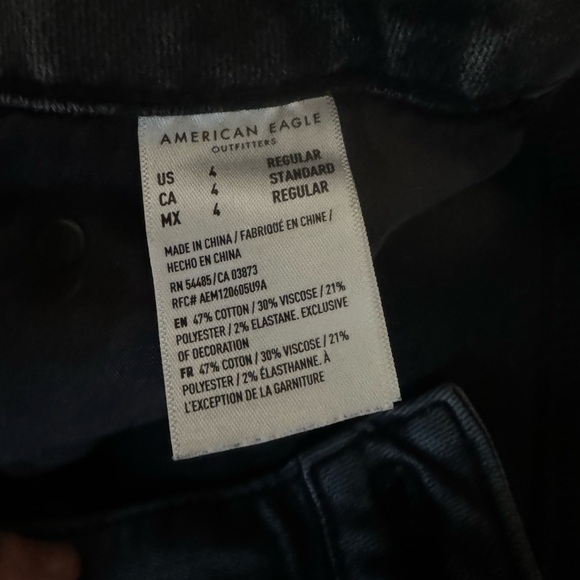 American Eagle Super High Rise Flare 4R
Worn one time
Color: Black - Picture 4 of 4